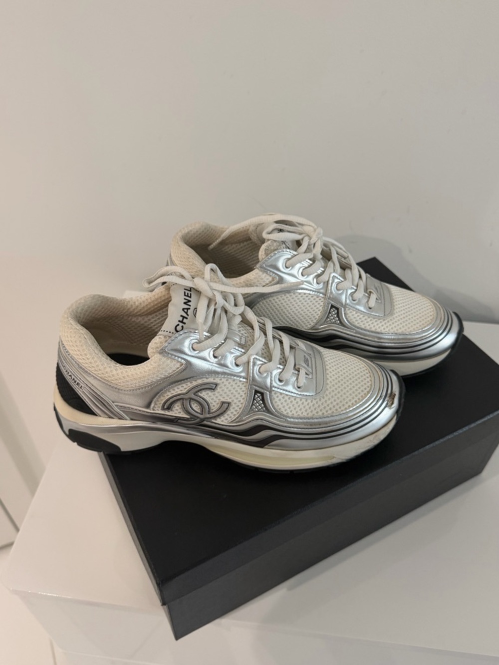 CHANEL Silver and White CC Logo Runner Sneakers - Picture 4 of 7